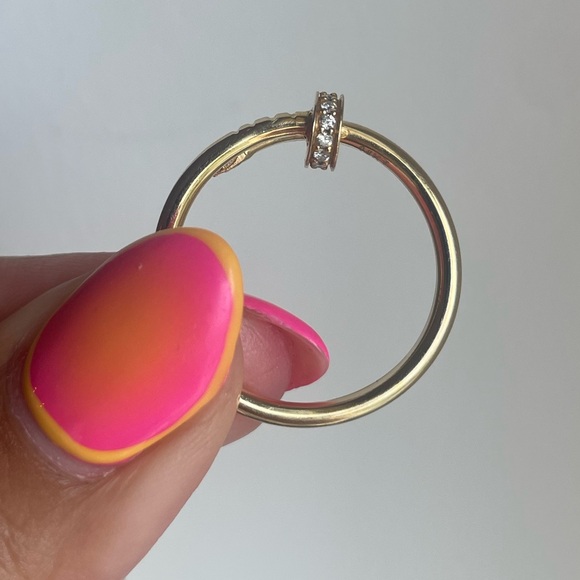 14K Gold Nail Design Ring with Diamonds - Picture 4 of 6